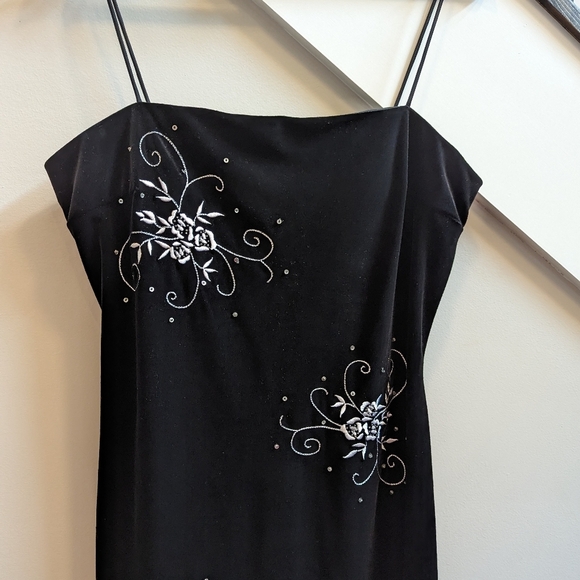 Vintage 90s Whimsigoth Embroidered Velvet Cocktail Dress - Picture 4 of 7